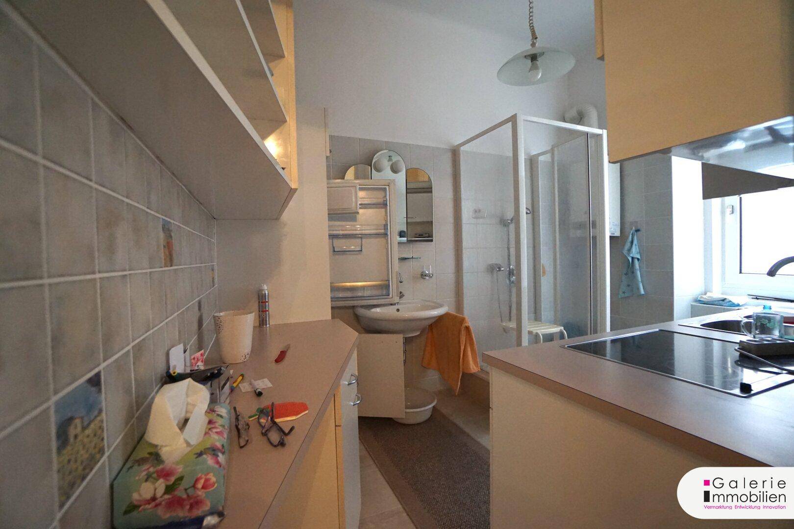 Küche und Dusche
