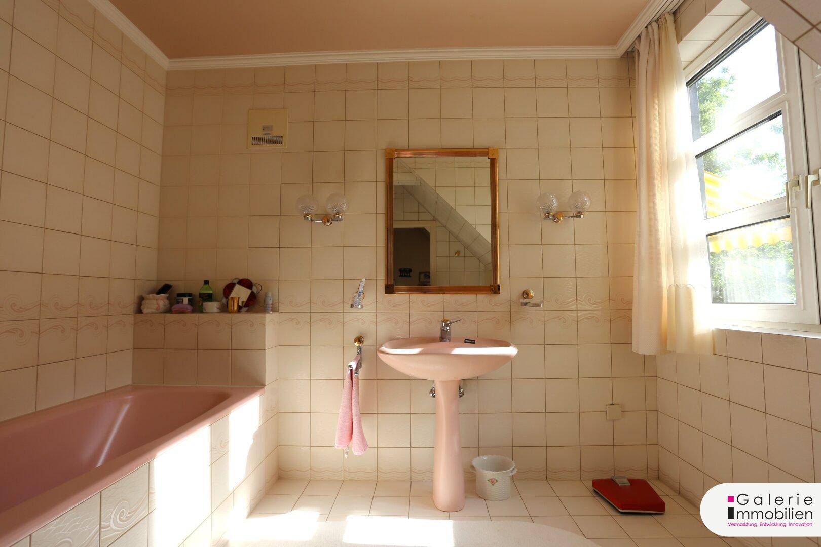 Badezimmer 1. DG