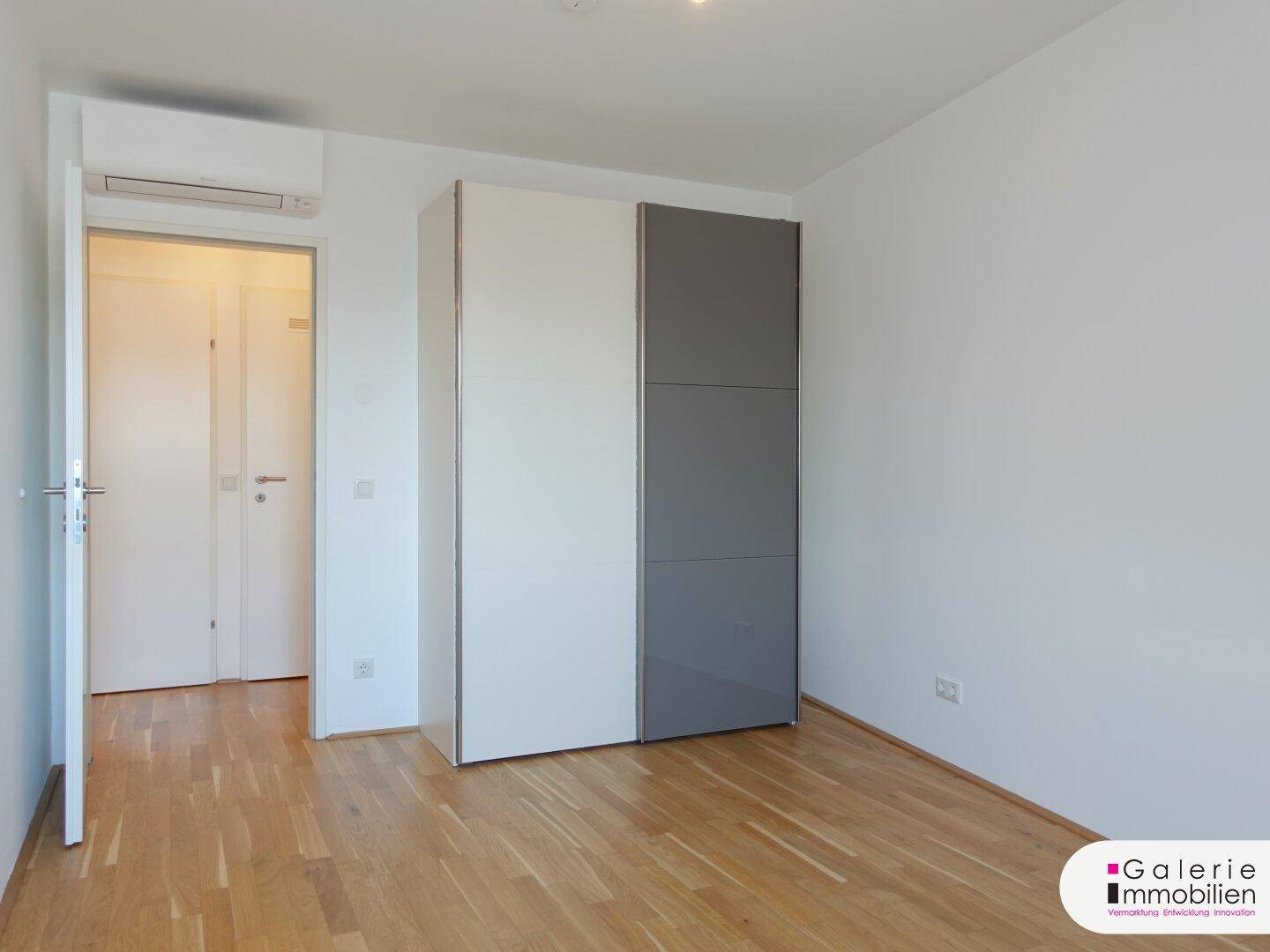 Zimmer 1 mit Klima, optionaler Schrank