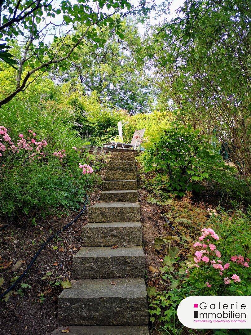 Treppe zu Ebene 2