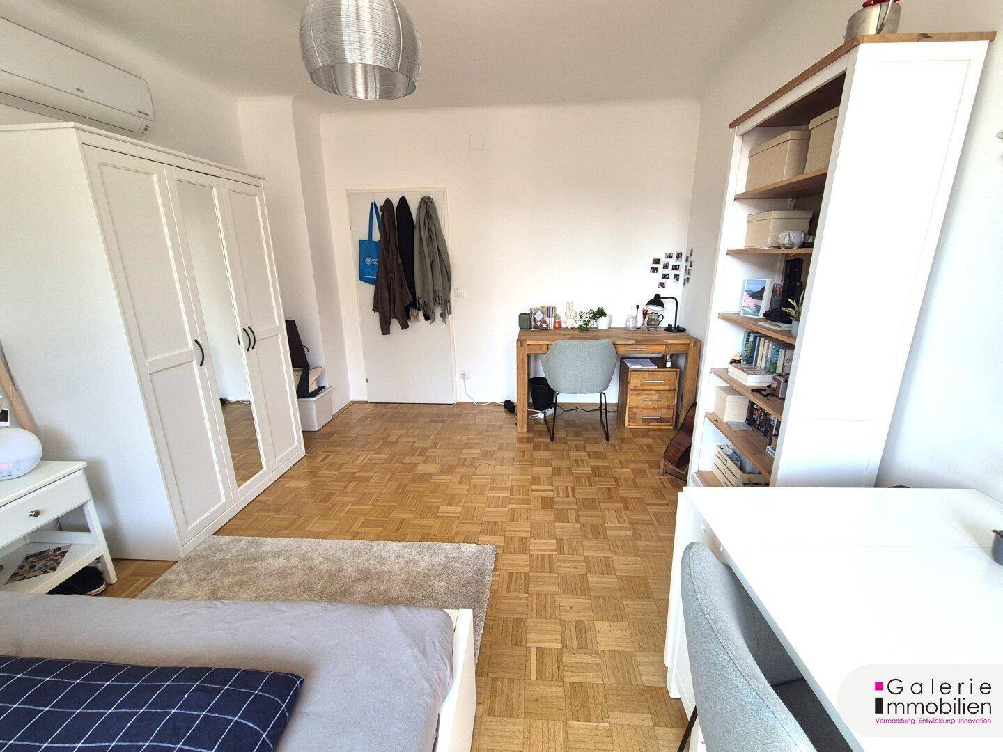 Zimmer 1 mit Loggia
