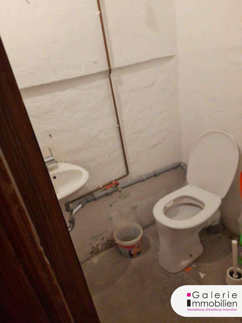 Toilette im Stiegenhaus