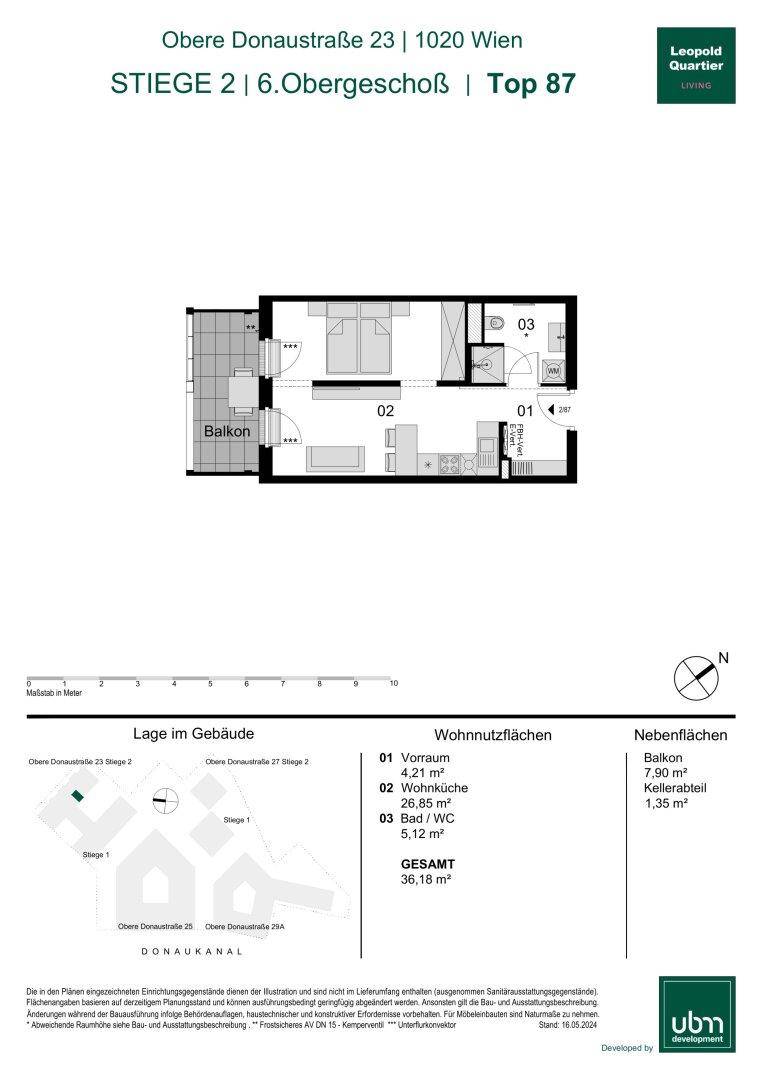 Grundriss einer Wohnung mit Balkon, Schlafzimmer und offenem Wohnbereich.