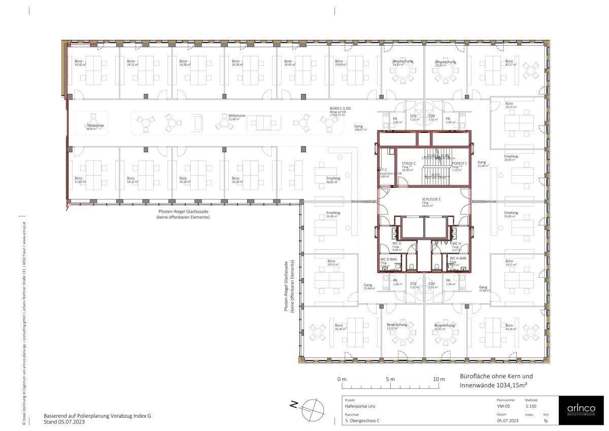 Detaillierter Grundriss eines Bürogeschosses mit flexibler Raumaufteilung und einer Gesamtfläche von 1034 m².