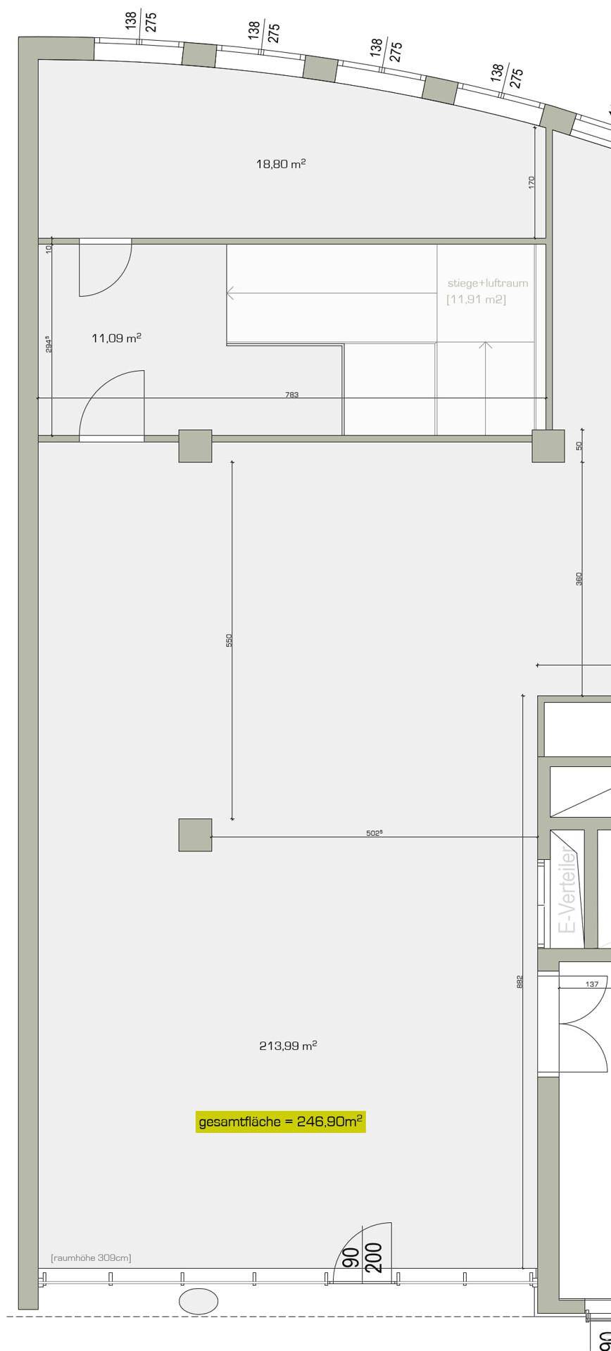 Grundriss eines Gewerbeobjekts mit mehreren Räumen und Gesamtflächenangabe.