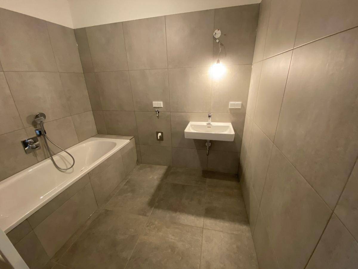 Bad mit Wanne