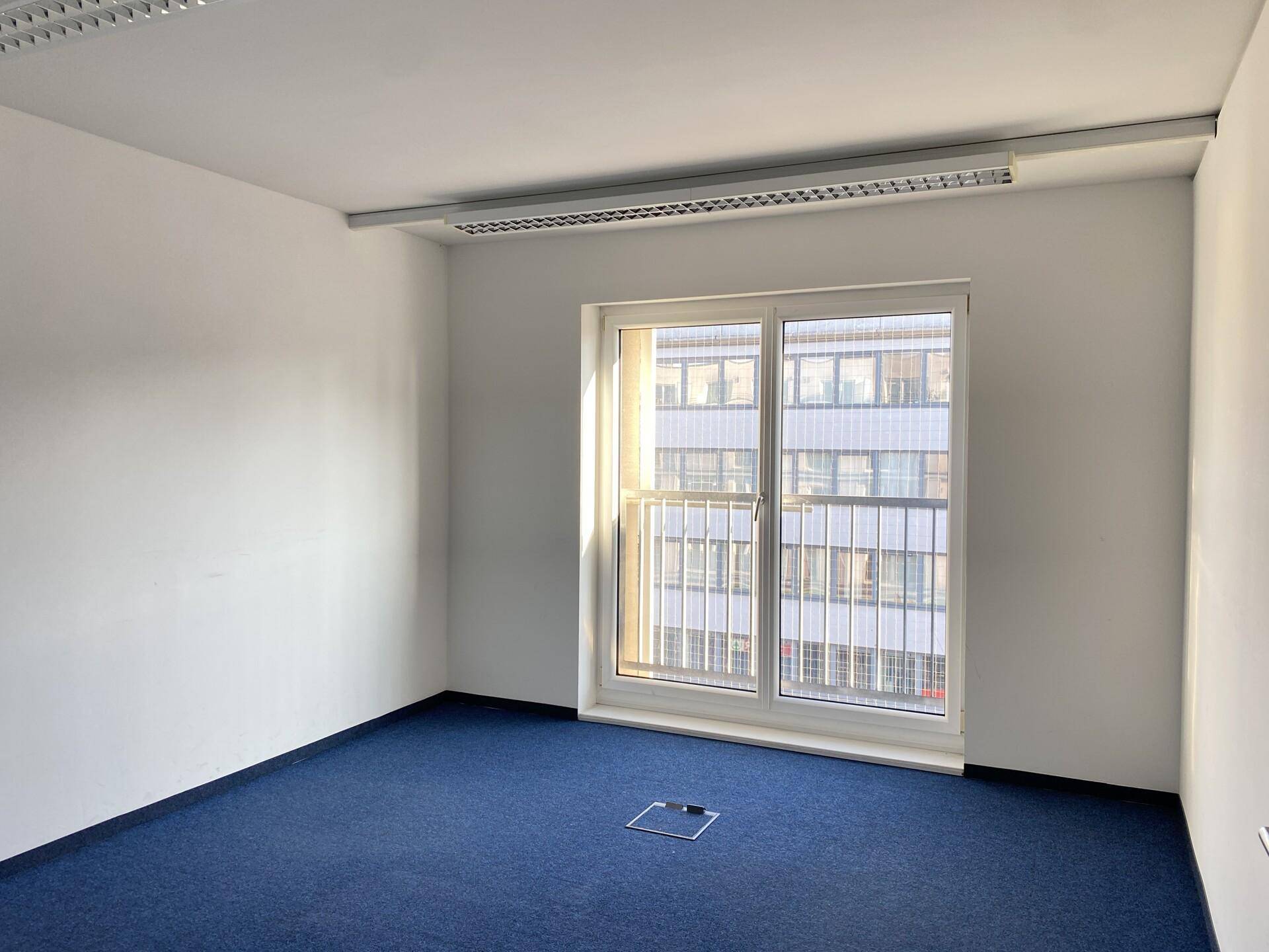 Gut geschnittenes Büro mit Aussicht - zentrale Urfahraner Lage, ideal für Start-ups und kleinere Unternehmen - Ansicht 6
