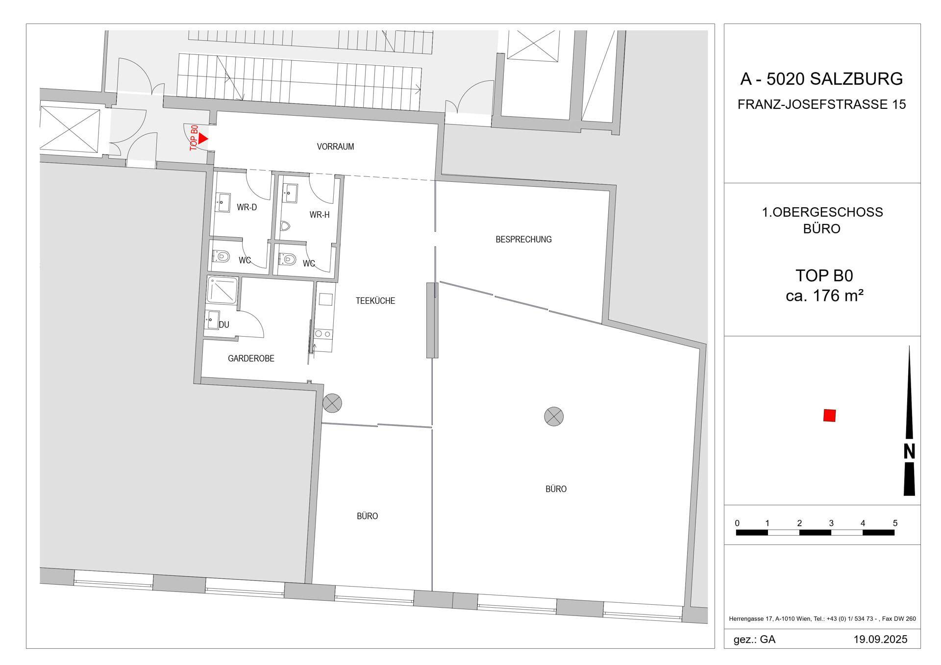 Grundriss des 1. Obergeschosses mit Büros, Besprechungsraum und Teeküche.
