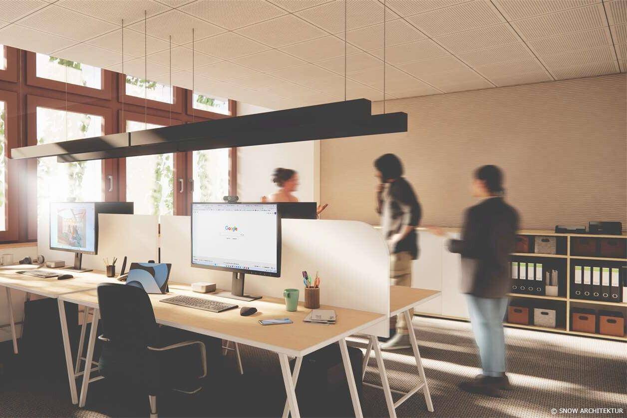 Helles und funktionales Büro mit modernen Arbeitsplätzen, Trennwänden und Regalen für Organisation.