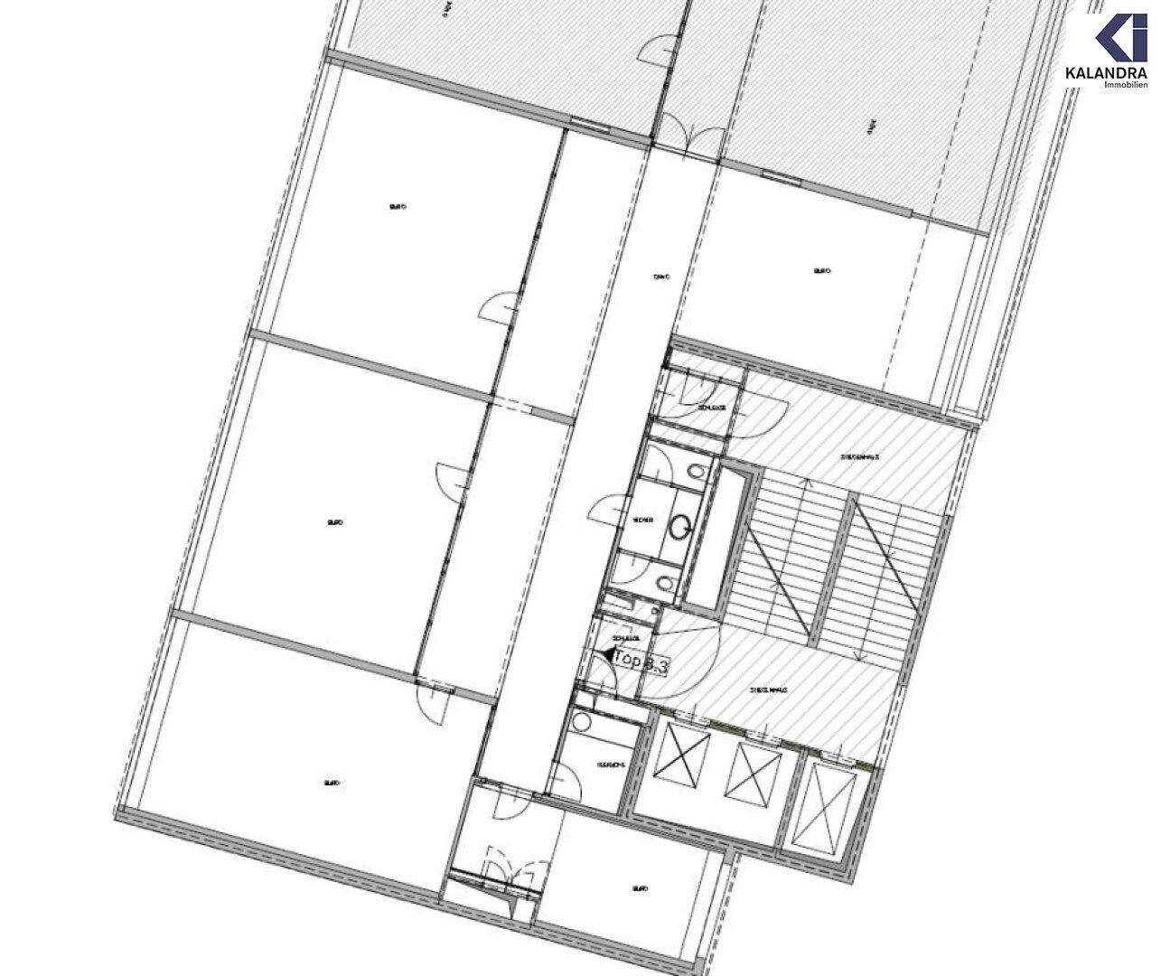 Detaillierter Grundriss einer Büroetage mit mehreren Räumen, Sanitäranlagen und einem Treppenhaus.