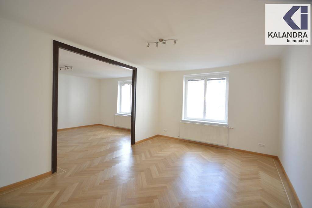 Wohn-& Eßzimmer (je ca. 20m²)