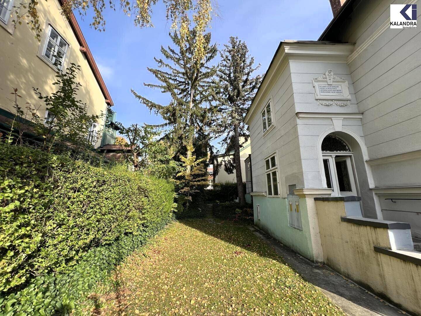 seitlicher Garten