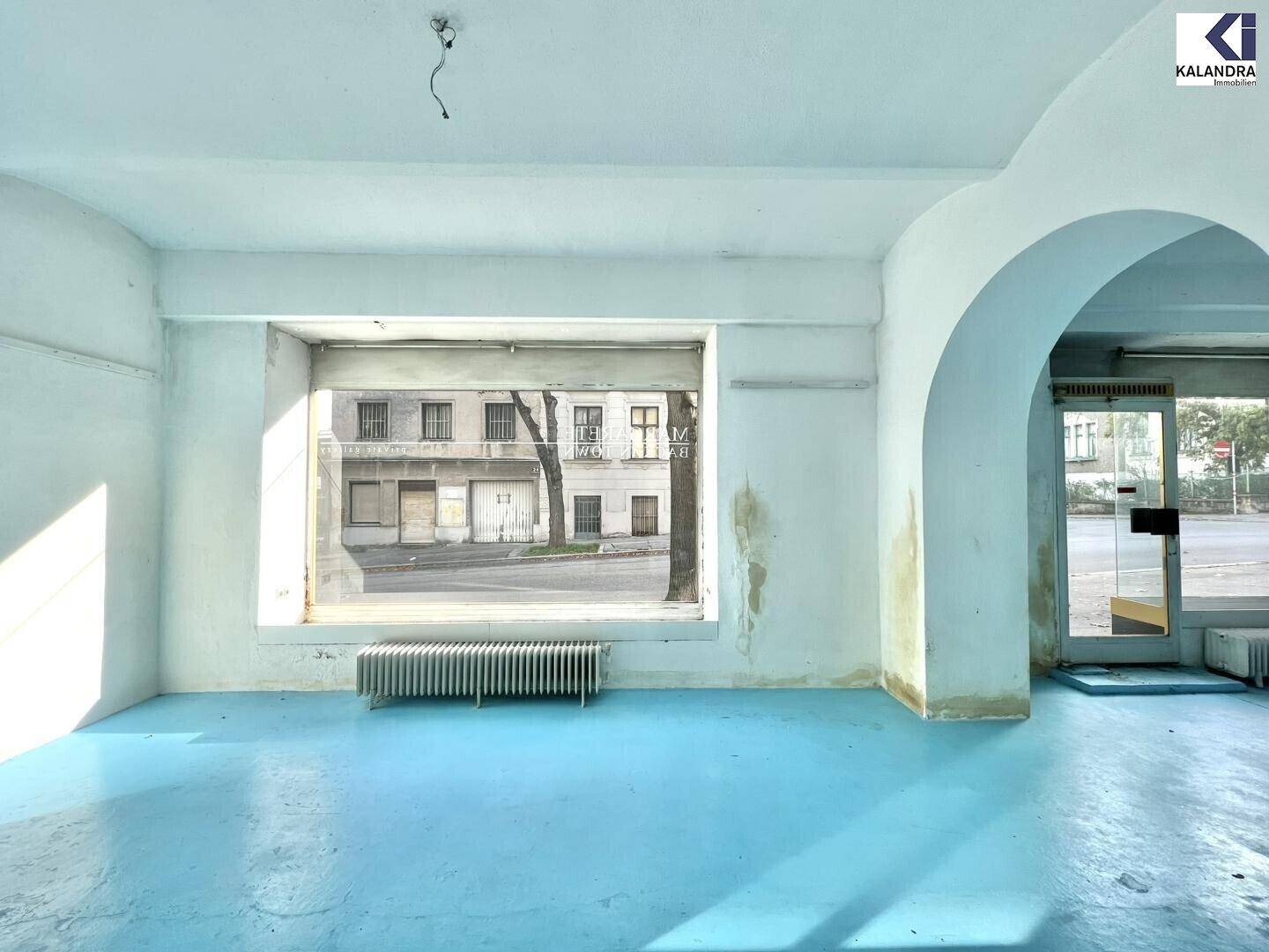 Geschäftsfläche mit Straßenzugang