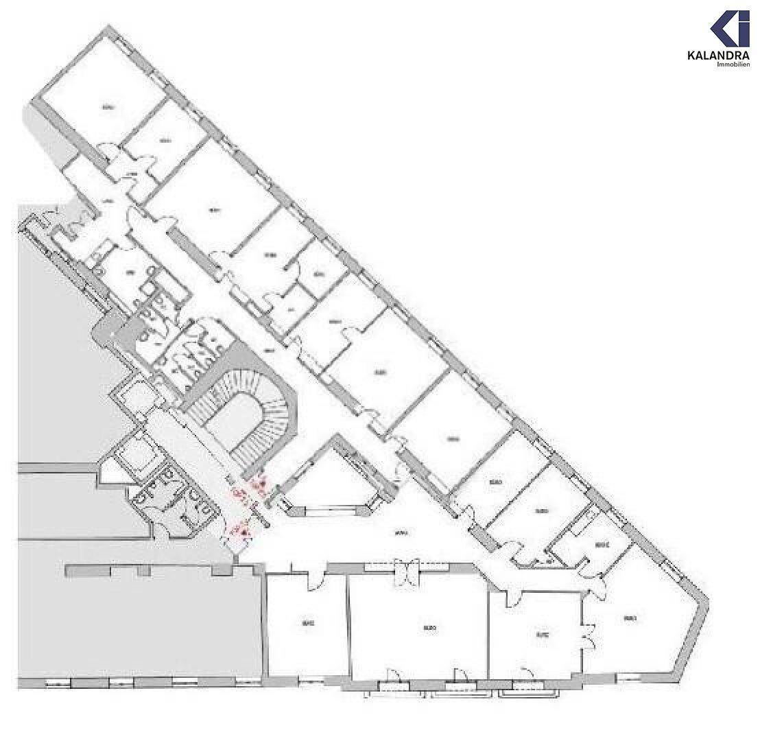 Detaillierter Grundriss eines Bürogebäudes mit mehreren Räumen und Treppenhaus.