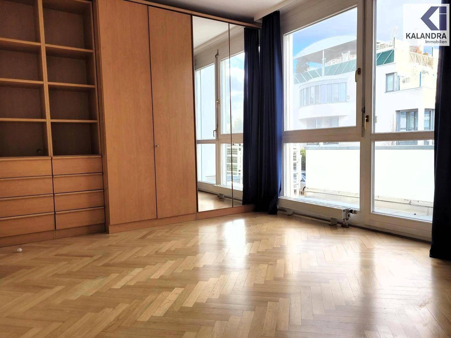 Schlafzimmer mit Balkon