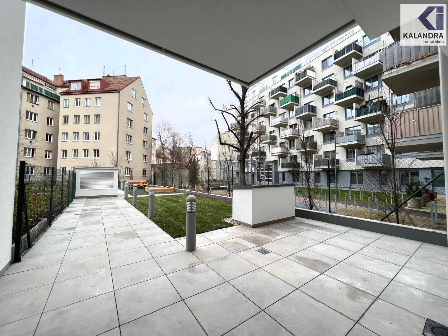 allgemeiner Gartenteil mit Kinderspielplatz