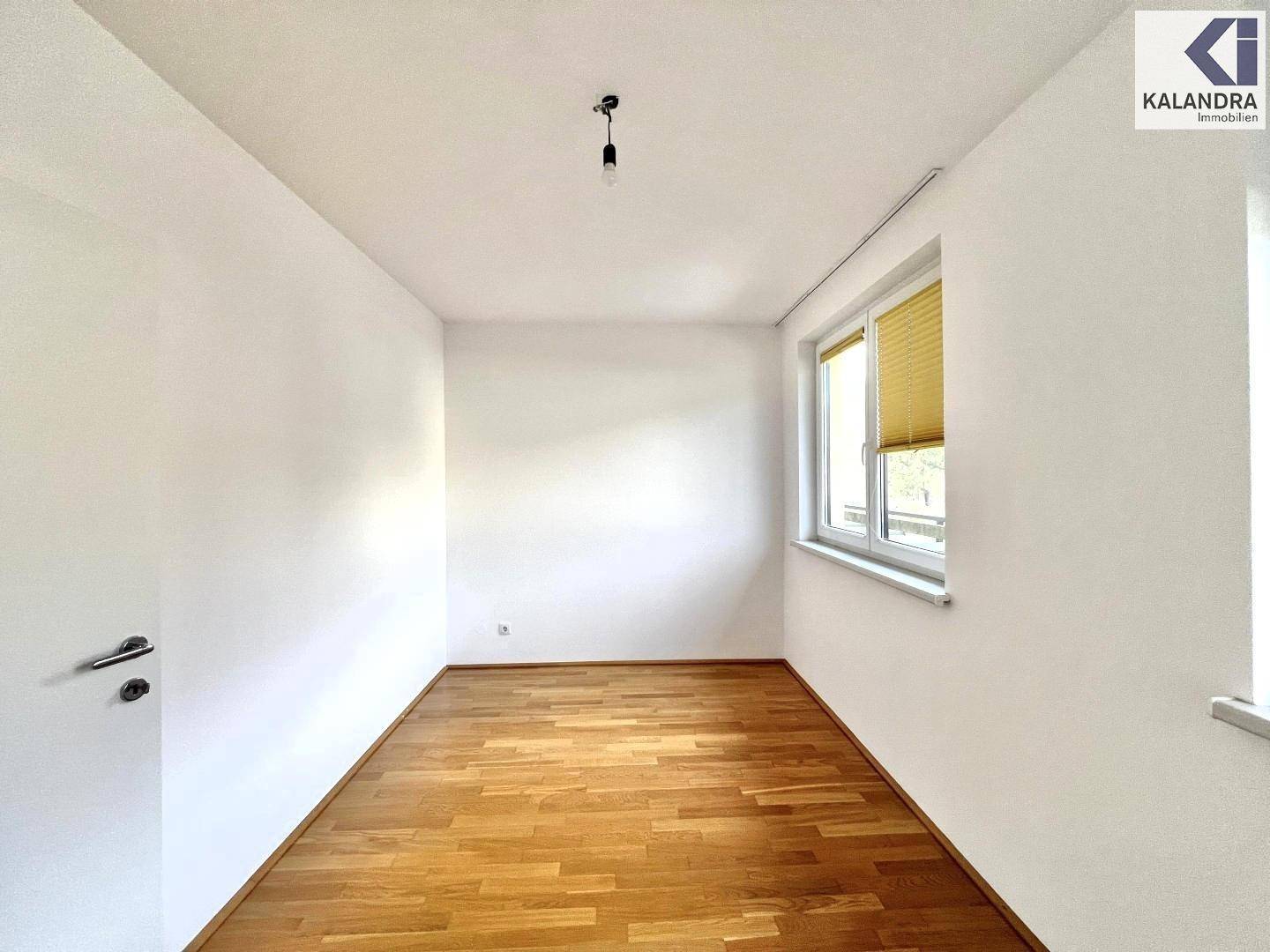 Arbeits-/ Schlafzimmer 3