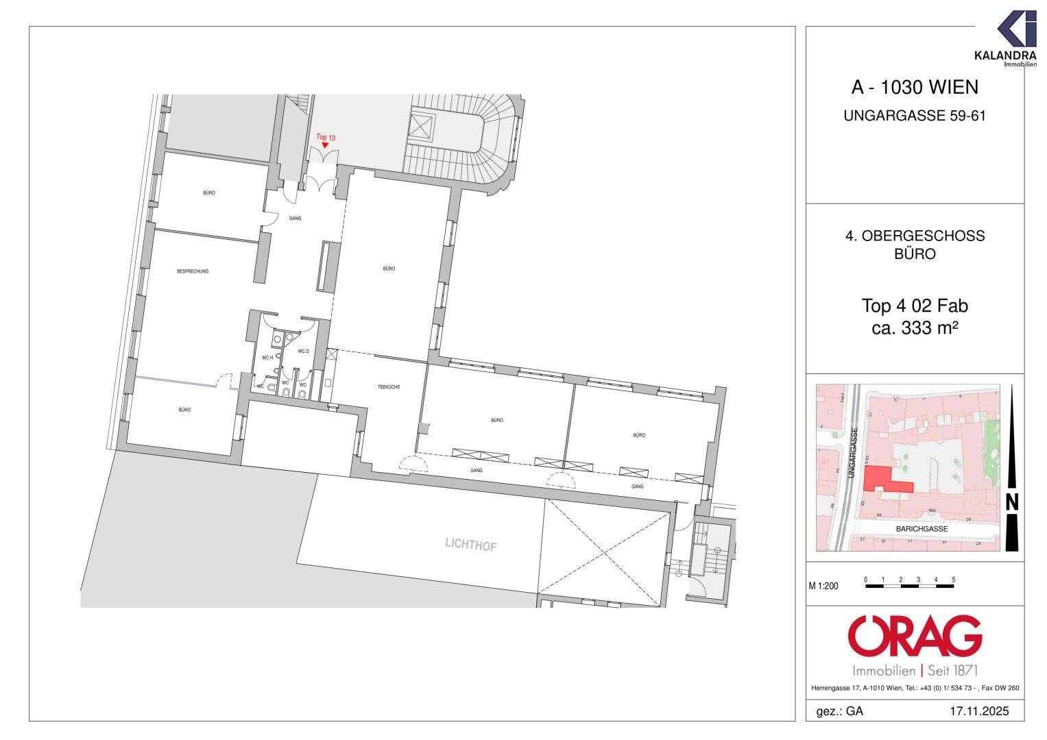 Detaillierter Grundriss einer Büroetage mit Raumaufteilung, Lichthof und Gesamtfläche von 333 m².