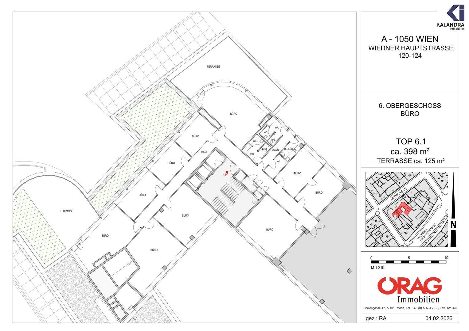 Grundriss des Obergeschosses mit mehreren Büroräumen und einer großen Terrasse.