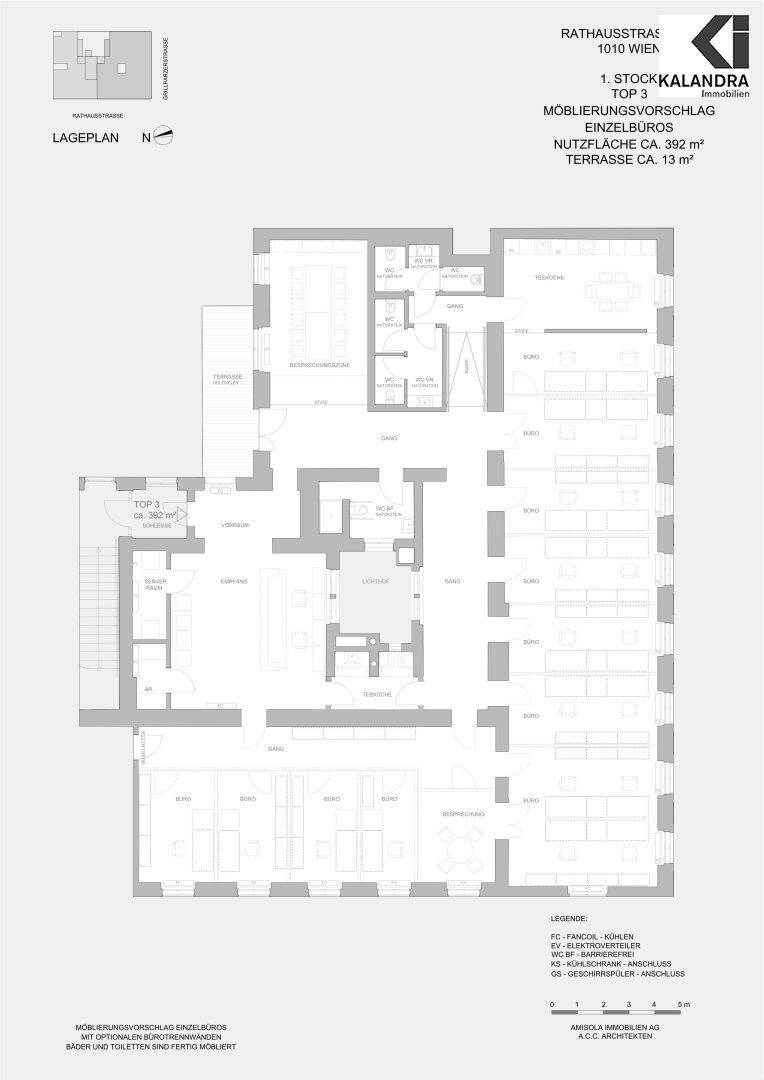 Detaillierter Grundriss des ersten Stocks mit mehreren Büroräumen, Sanitäranlagen und einer Terrasse von ca. 13 m².