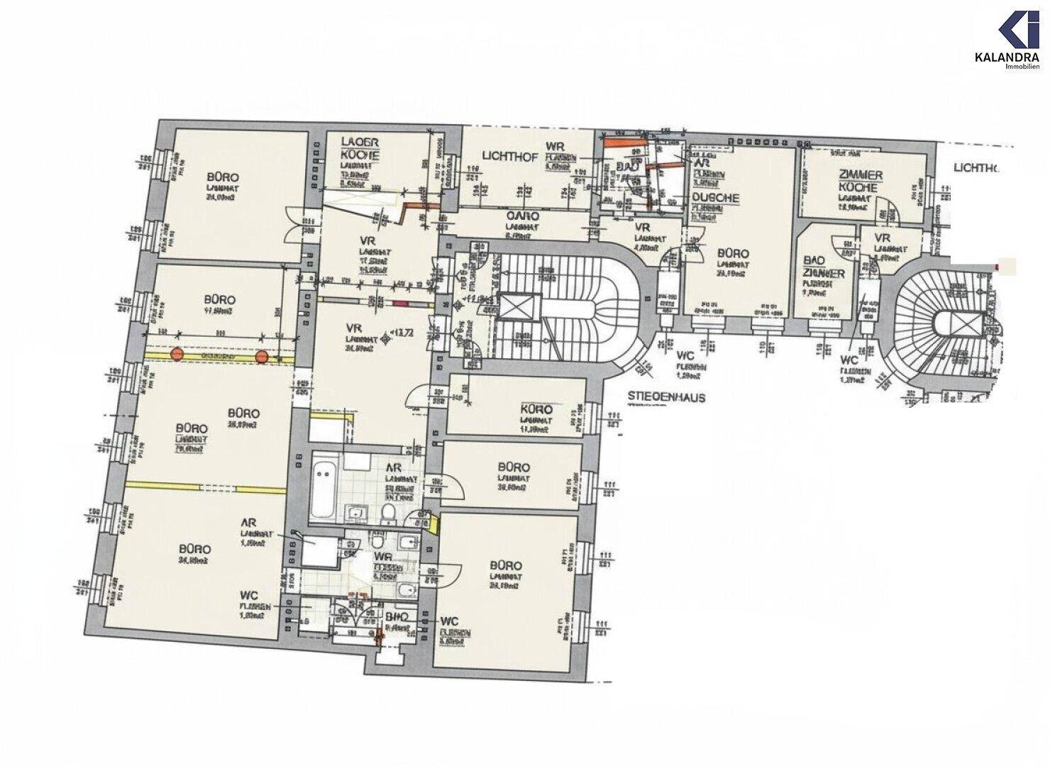 Detaillierter Grundriss mit mehreren Büroräumen, Bädern und einem Treppenhaus, der die Raumaufteilung zeigt.