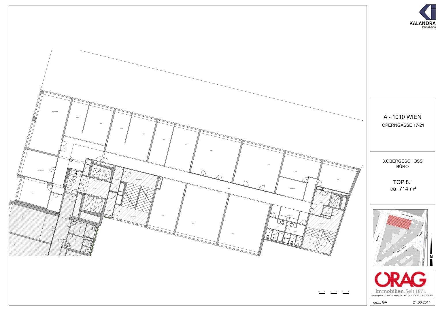 Detaillierter Grundriss eines Obergeschosses mit Büroräumen und Gemeinschaftsbereichen in Wien.