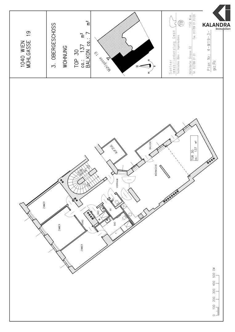 Detaillierter Grundriss einer 137 m² großen Wohnung im Obergeschoss mit Balkon.