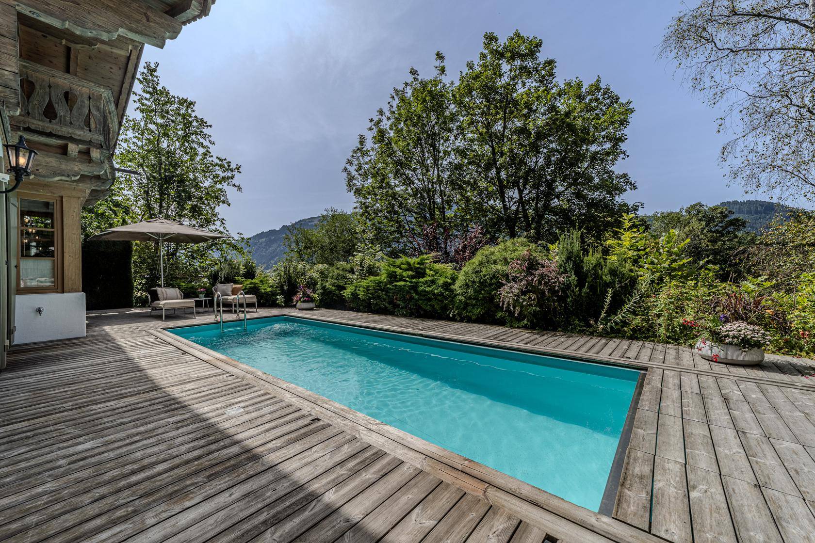 _22A2099-HDR