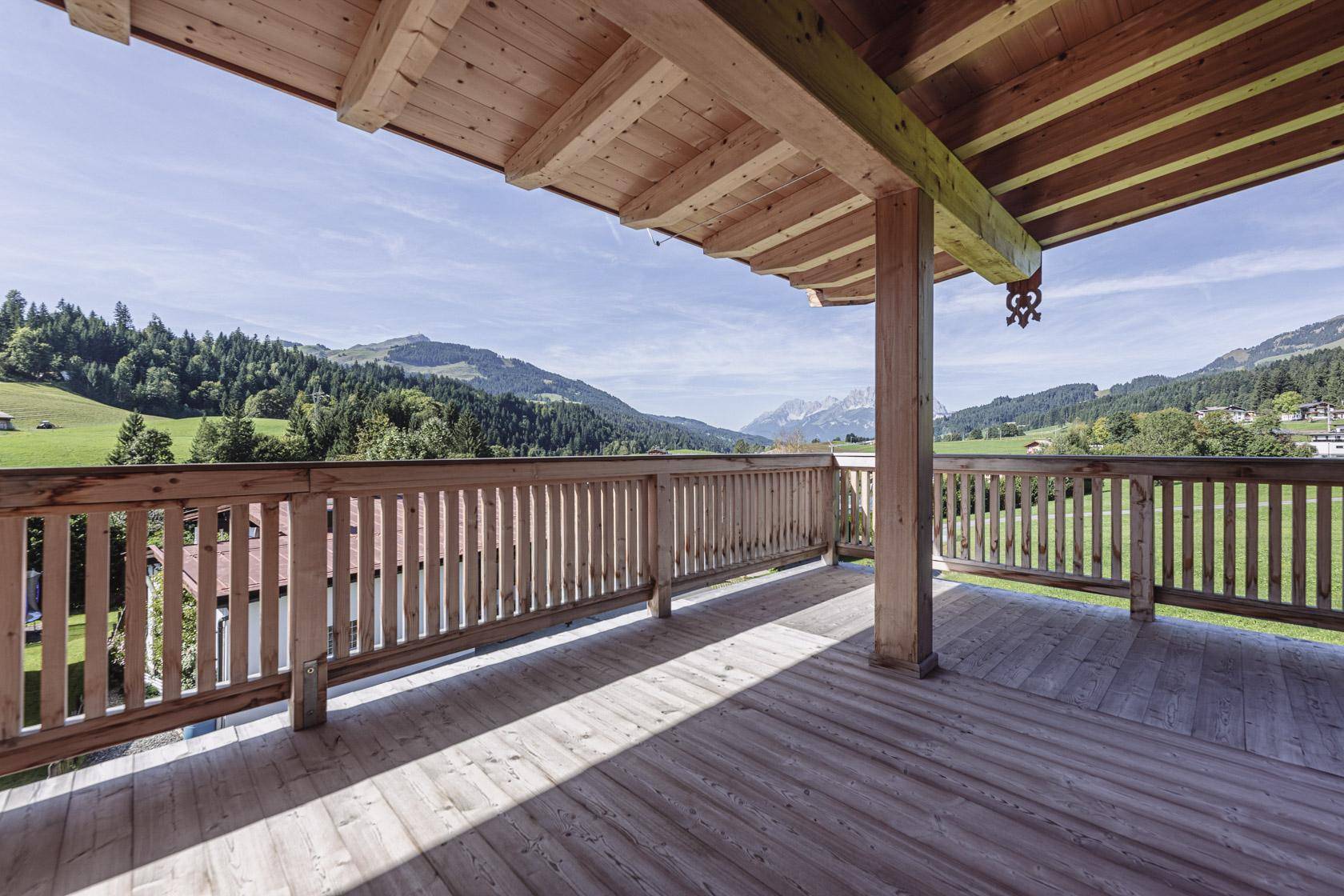 Großzügiges Mehrgenerationenhaus in edlem Tiroler Landhausstil - Ansicht 4