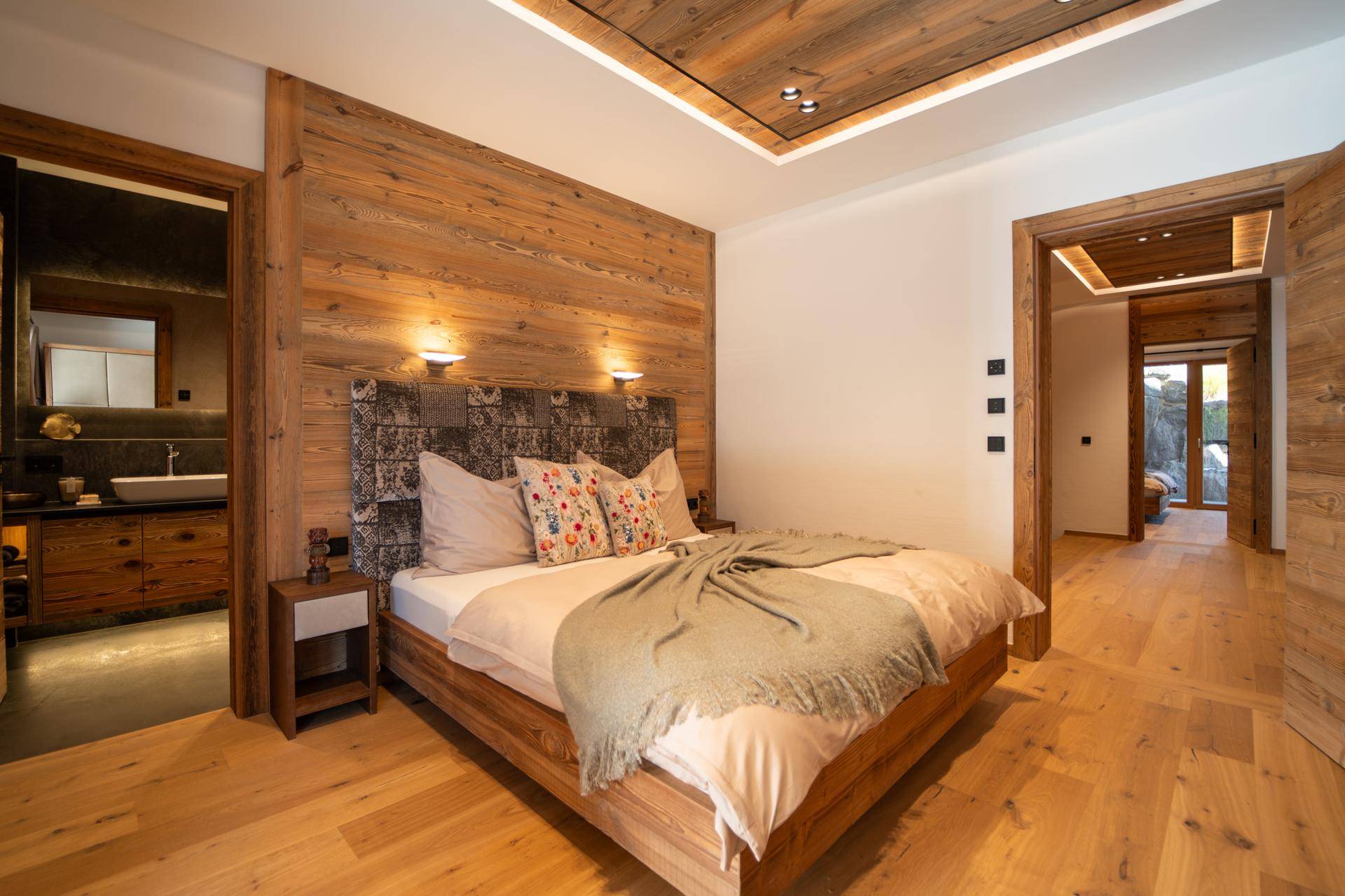 SCHLAFZIMMER