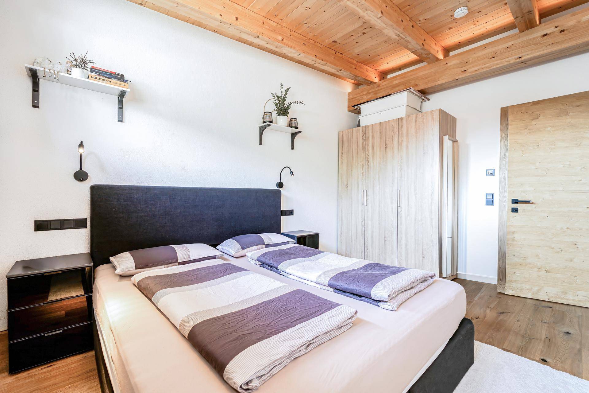Modernes Dachgeschossjuwel mit alpinem Charme (04666) - Ansicht 5