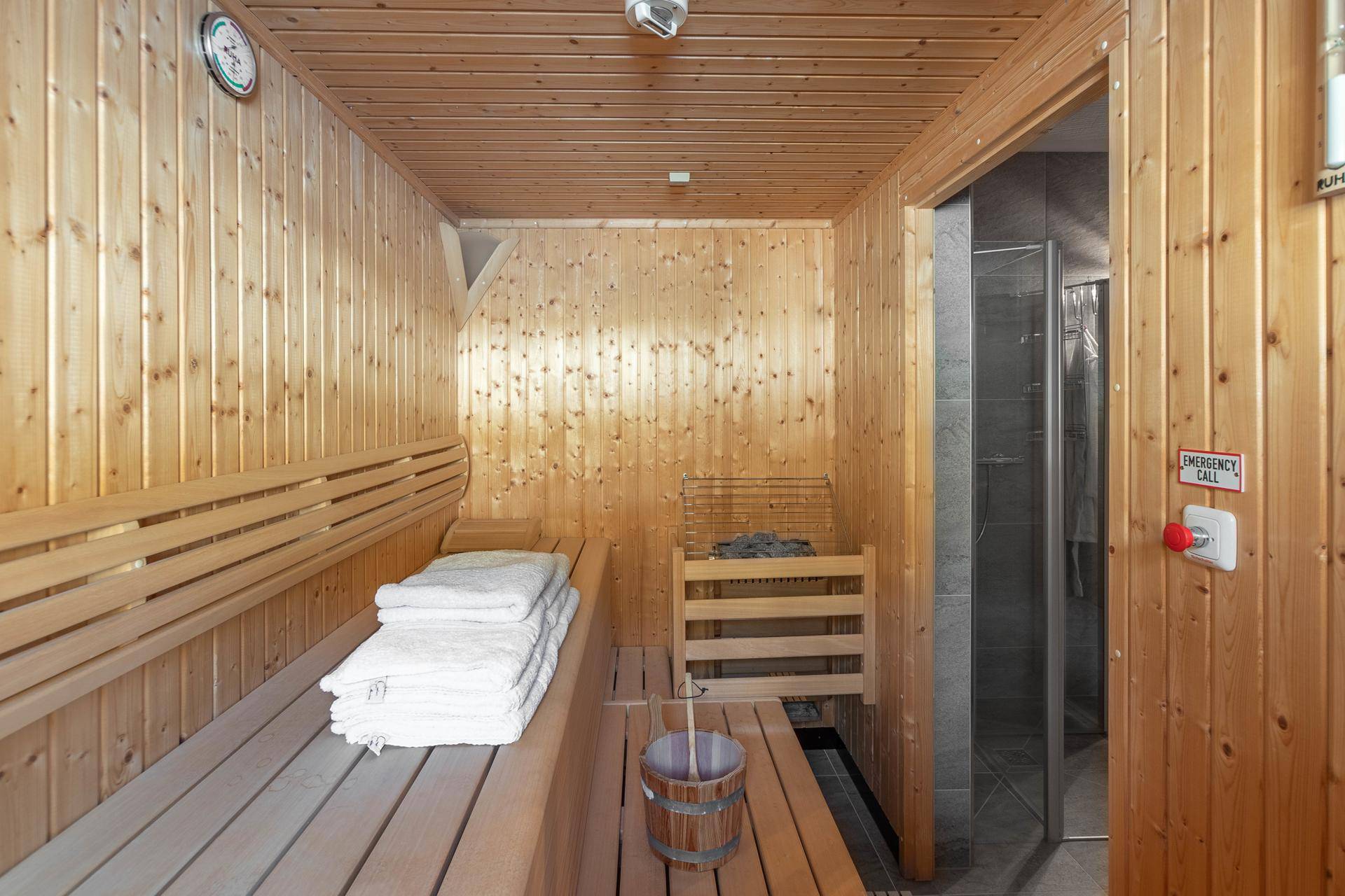 SAUNA