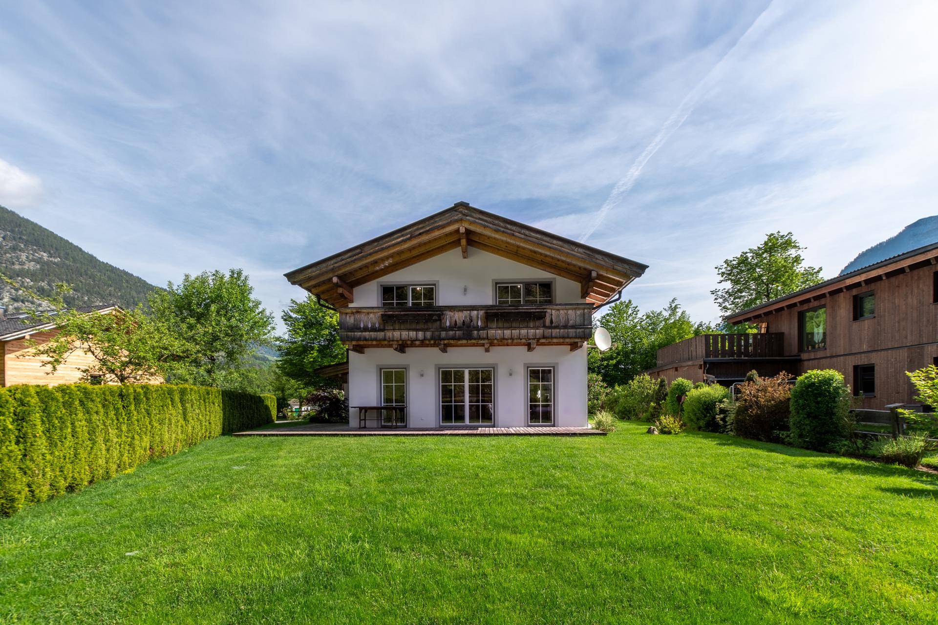 Idyllisches Landhaus in sonniger und ruhiger Wohngegend ( 06115 ) - Ansicht 2