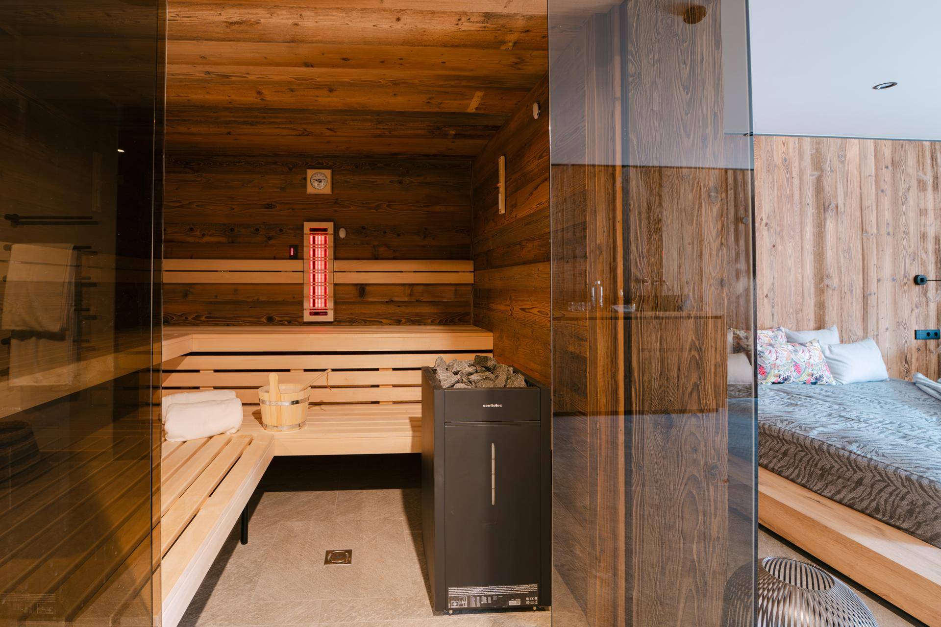 SAUNA