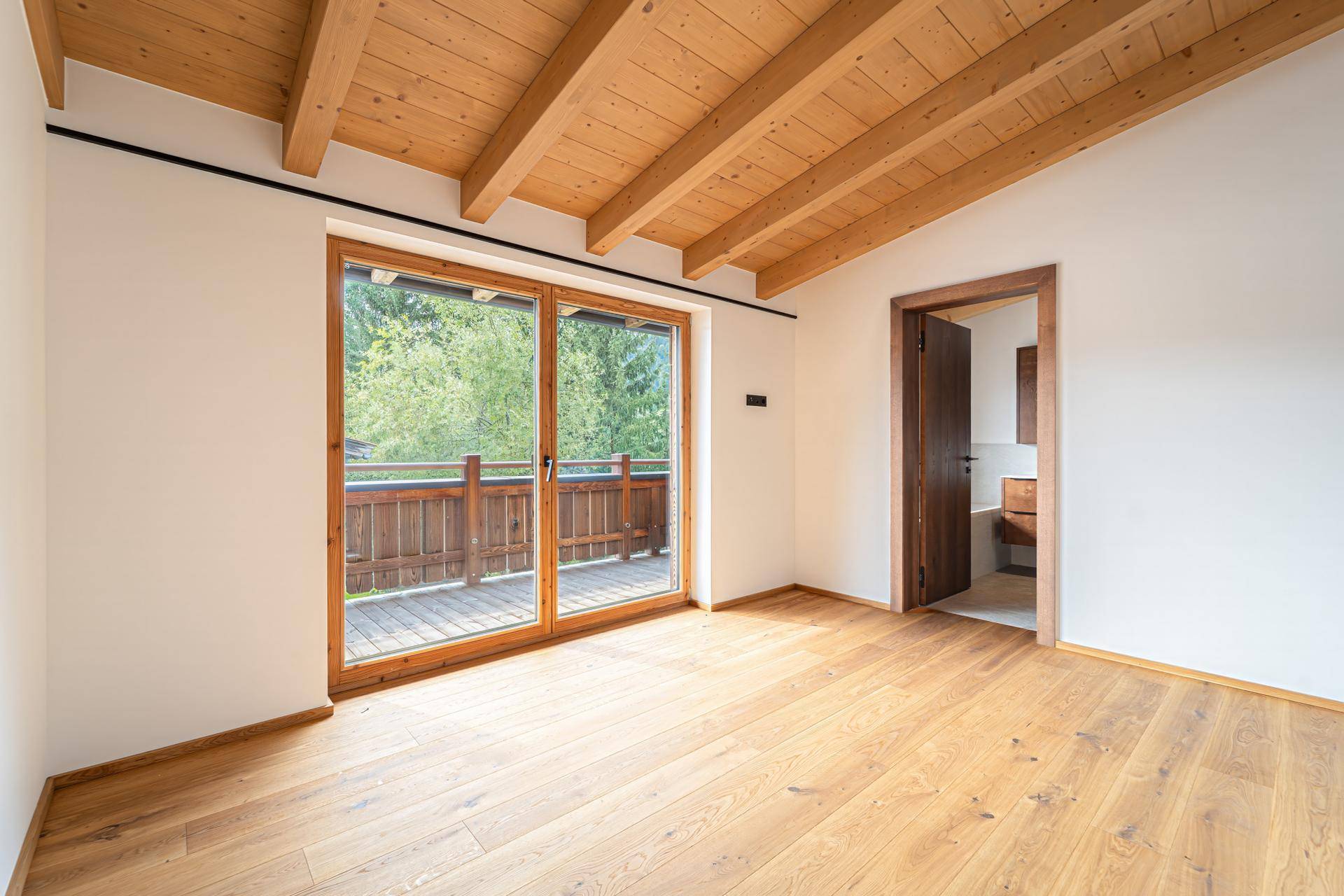 SCHLAFZIMMER + BADEZIMMER