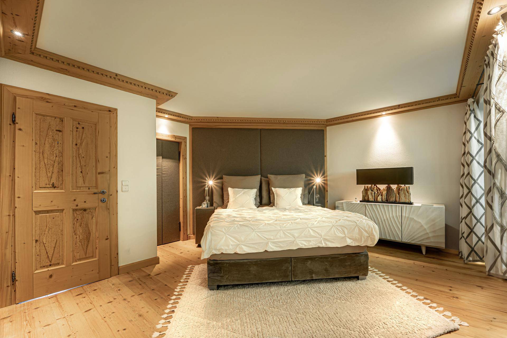 SCHLAFZIMMER