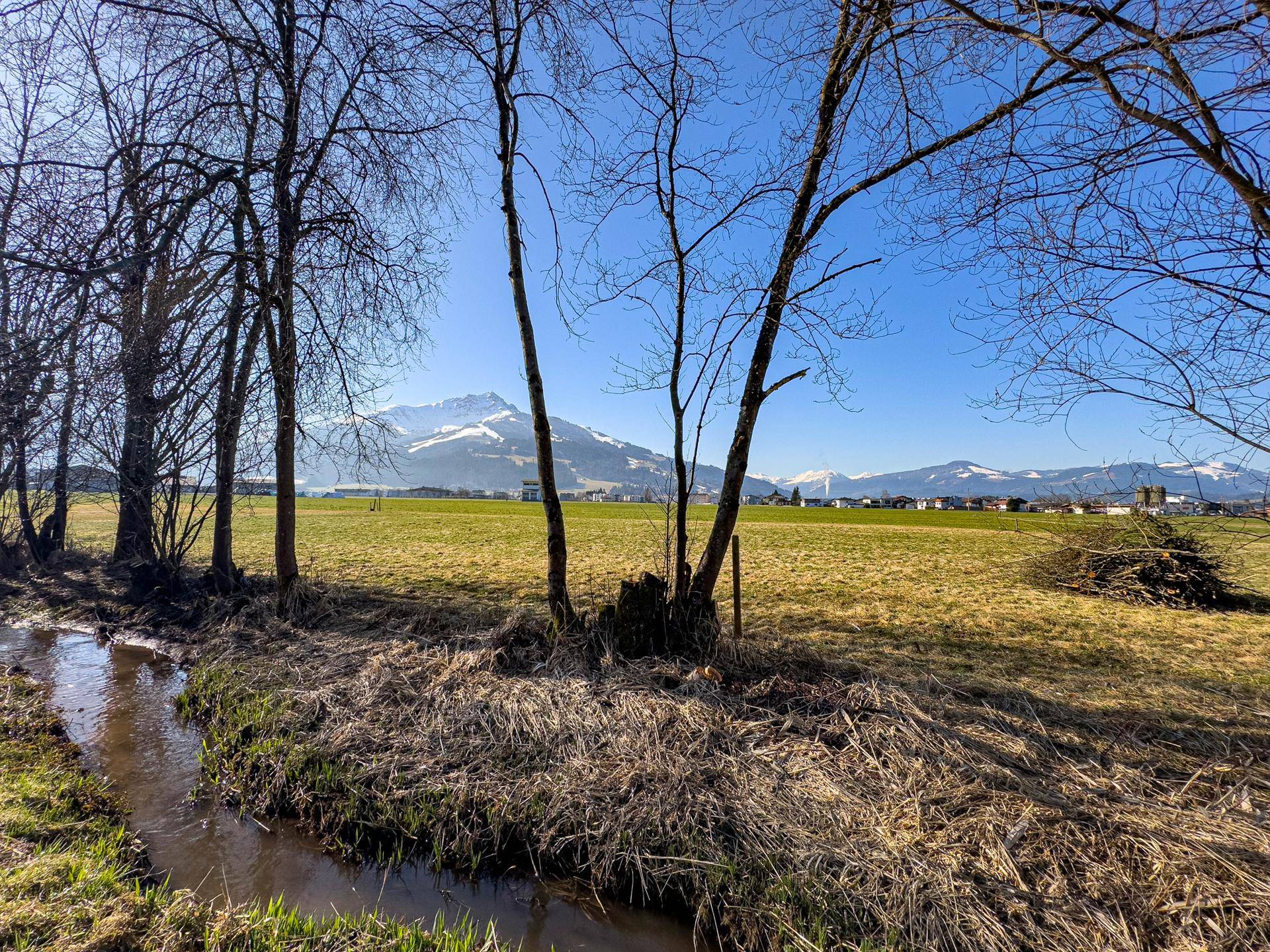 Sonniges, erschlossenes Baugrundstück mit Bergblick ( 06077) - Ansicht 3