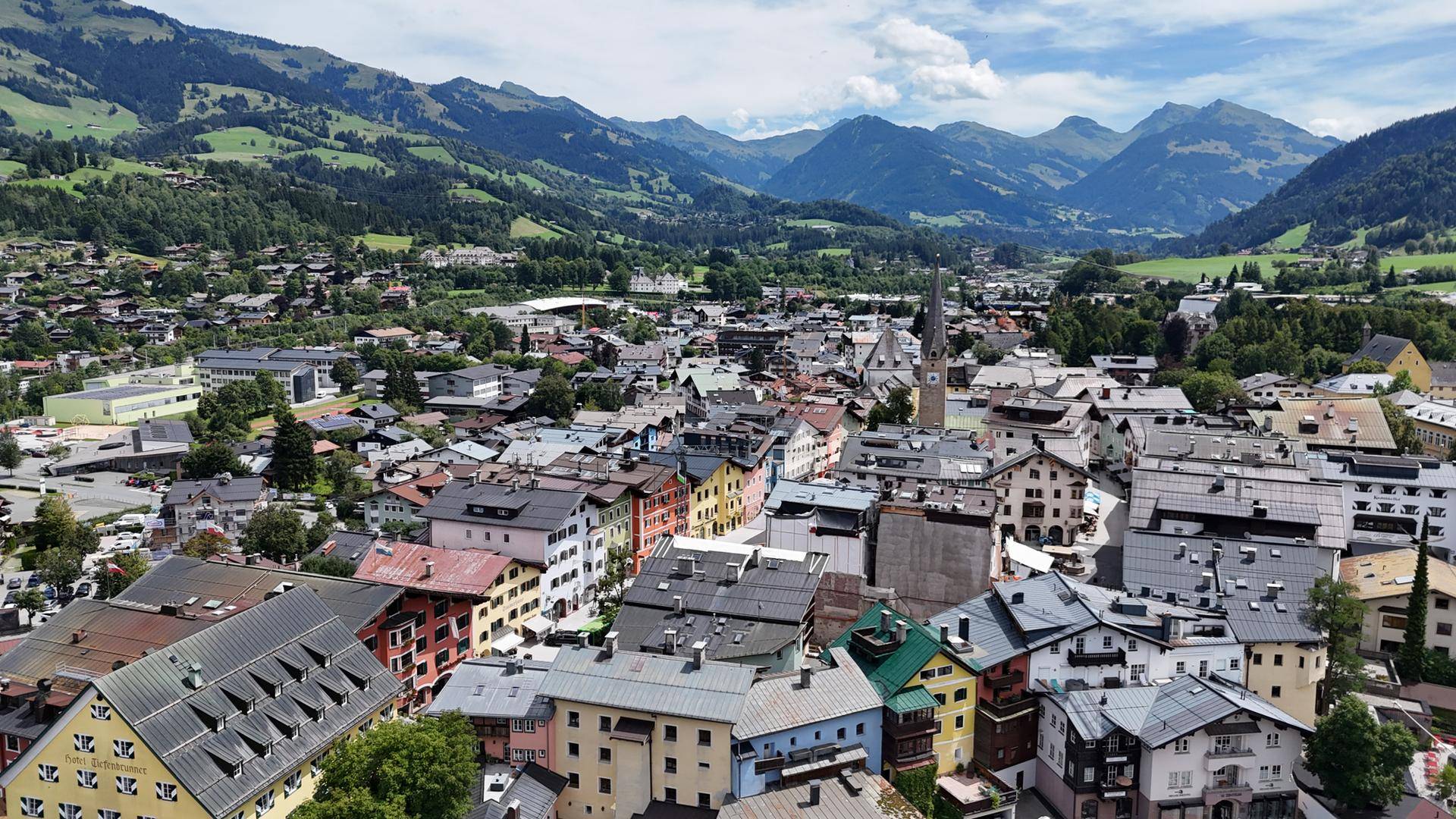 Schöne Obergeschosswohnung in zentraler Lage von Kitzbühel (06440) – další