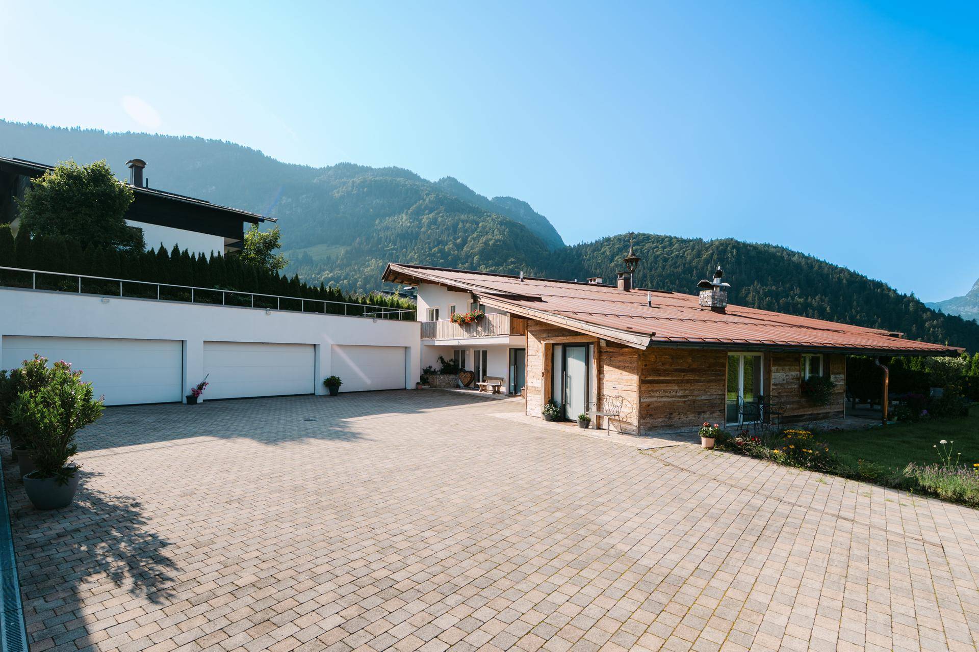 GARAGE