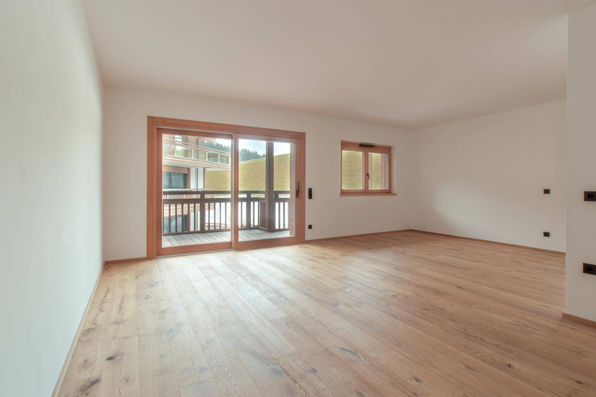 Charmante 3 - Zimmer - Wohnung mit Terrasse und Loggia (06330) - Ansicht 3