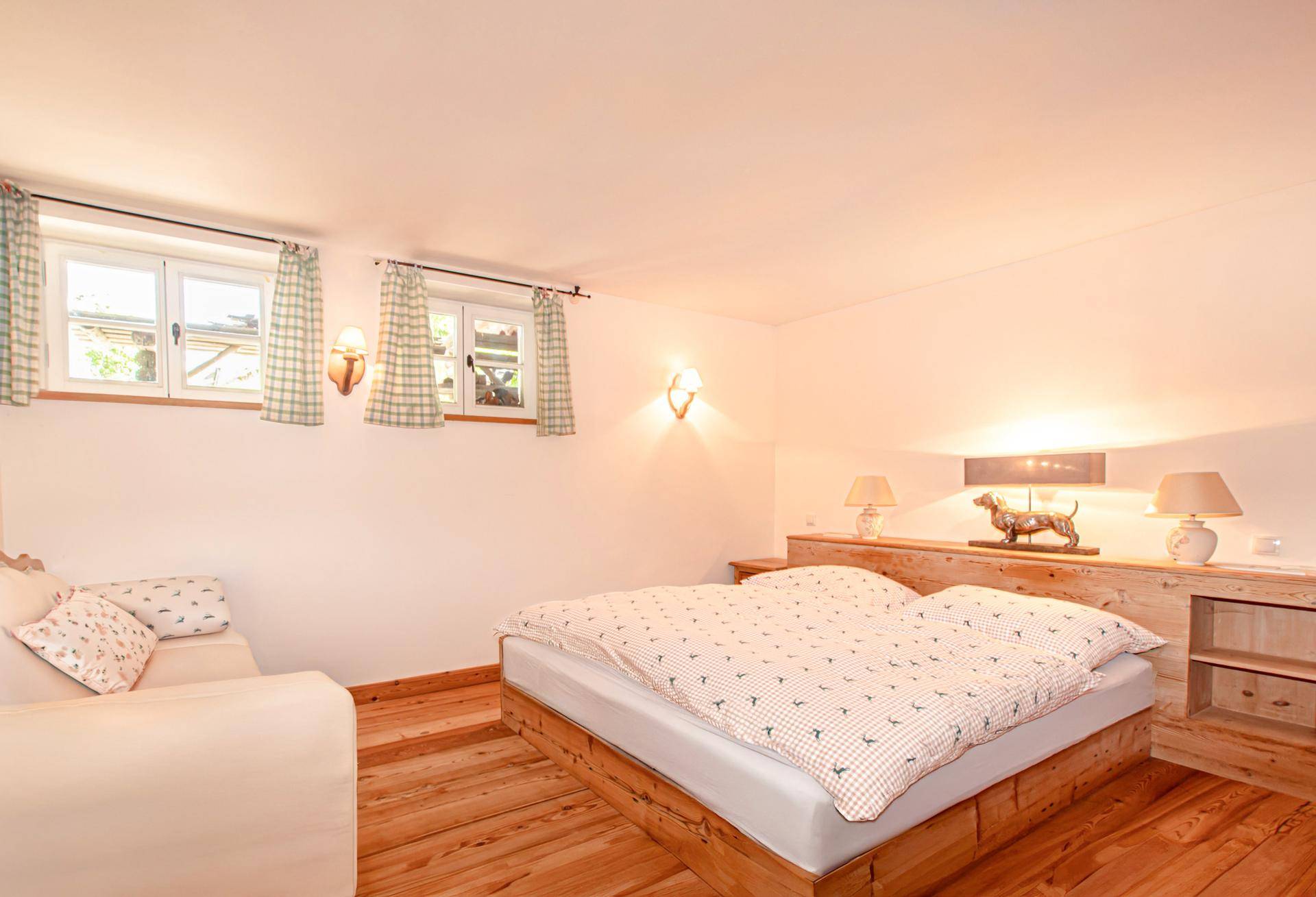 SCHLAFZIMMER