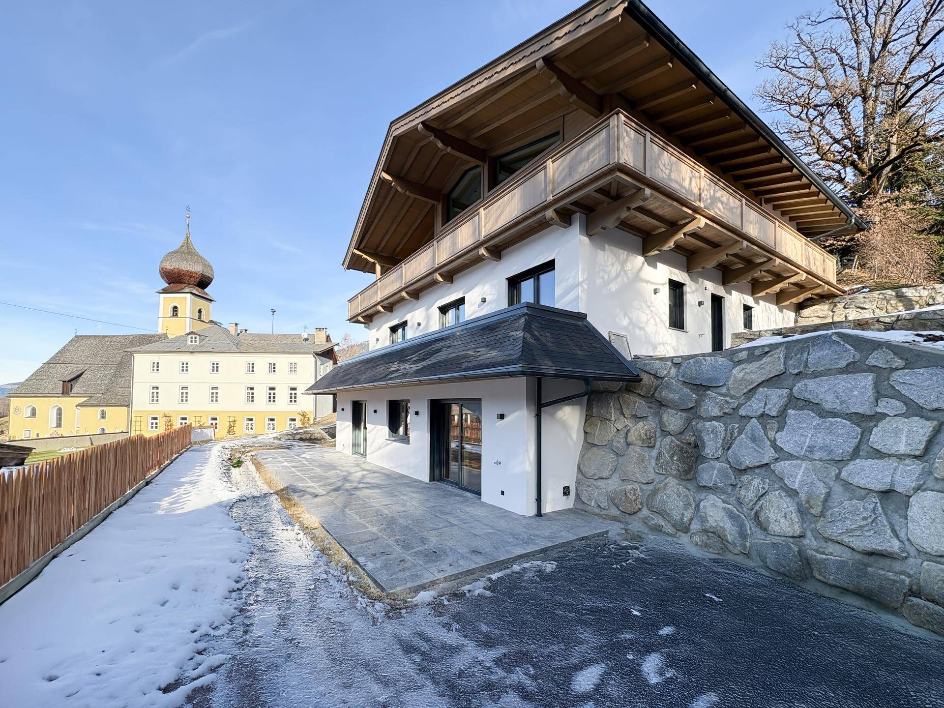 Elegante Neubauwohnung mit Garten und Bergblick (06421) – pohled 5