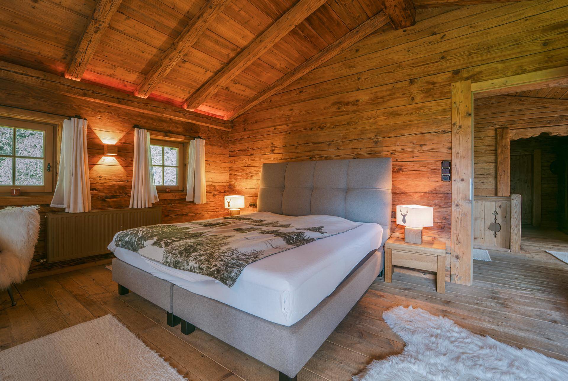 SCHLAFZIMMER