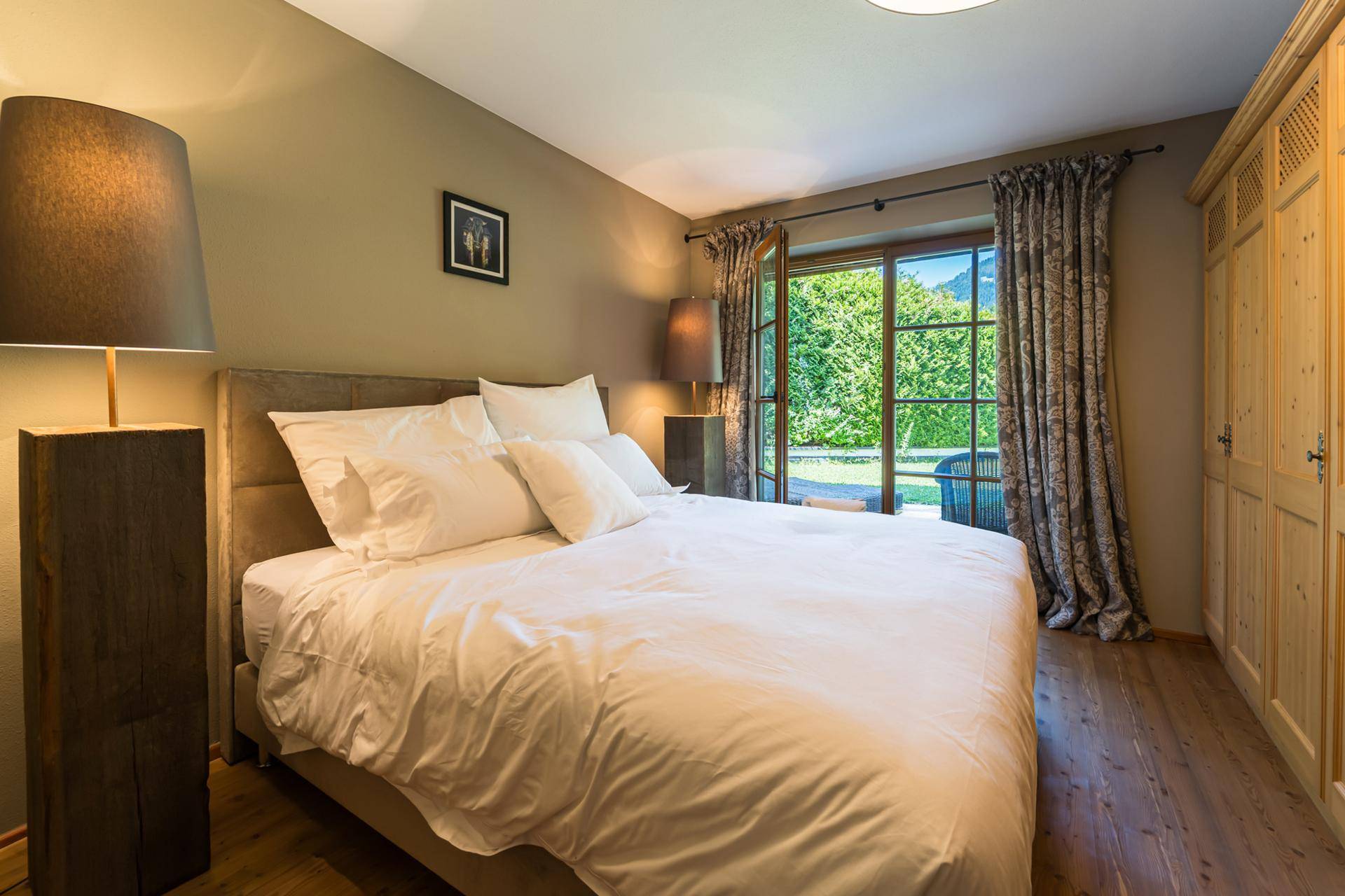 SCHLAFZIMMER