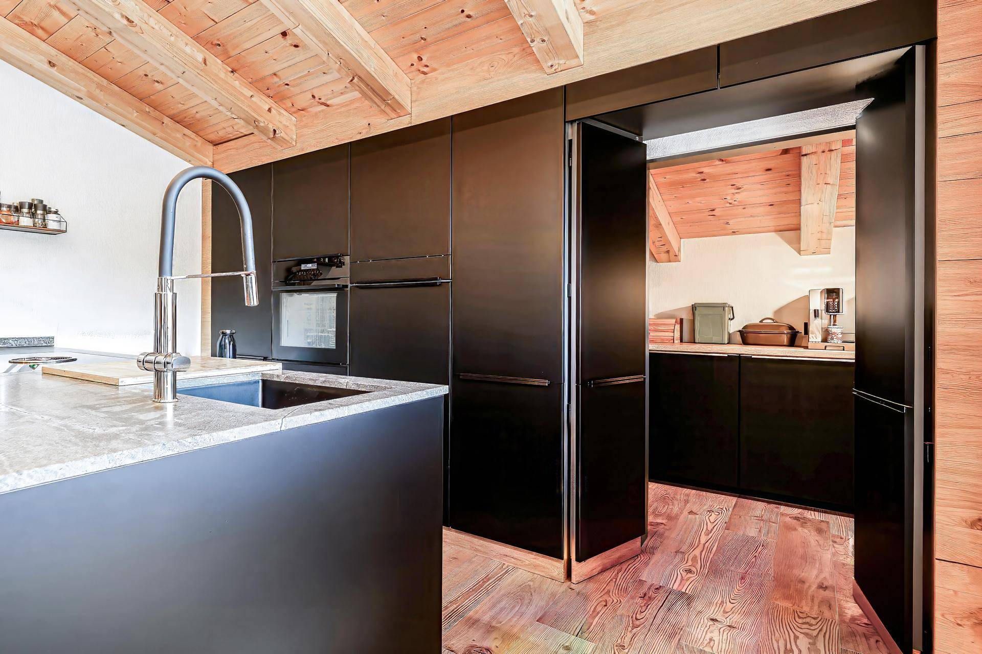 Modernes Dachgeschossjuwel mit alpinem Charme (04666) - Ansicht 4