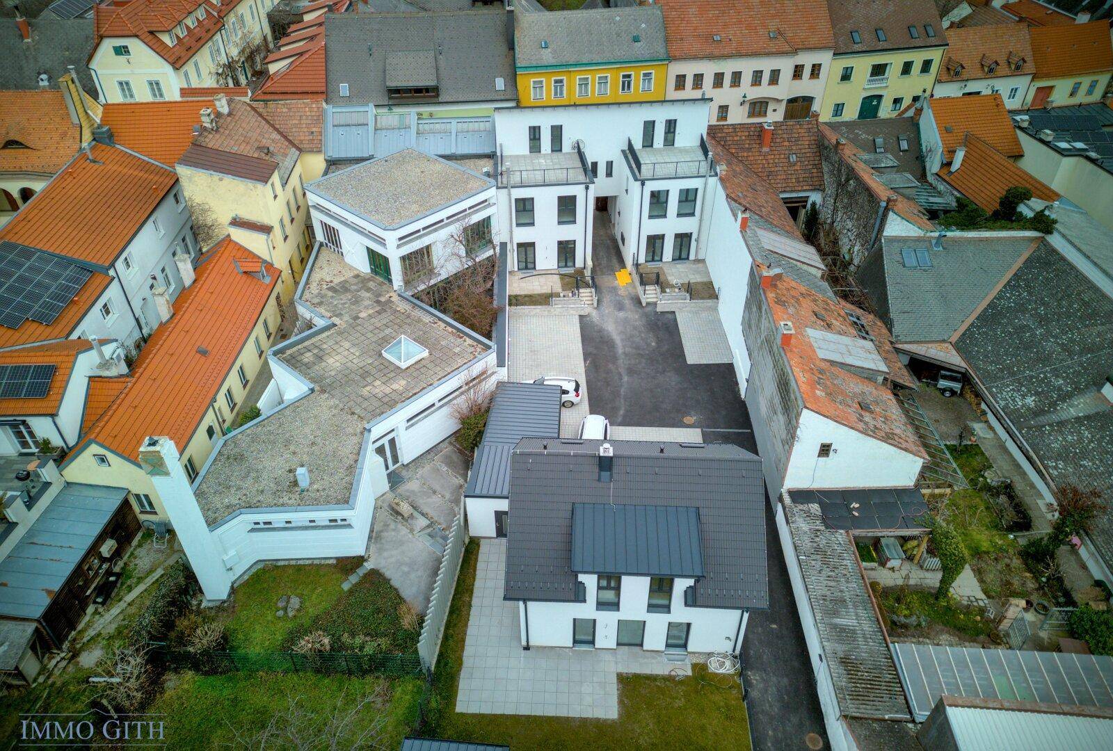 EXKLUSIVES TOWNHOUSE MIT GARTEN &amp; PANORAMA IM WEINORT GUMPOLDSKIRCHEN ZU KAUFEN! - Widok 2
