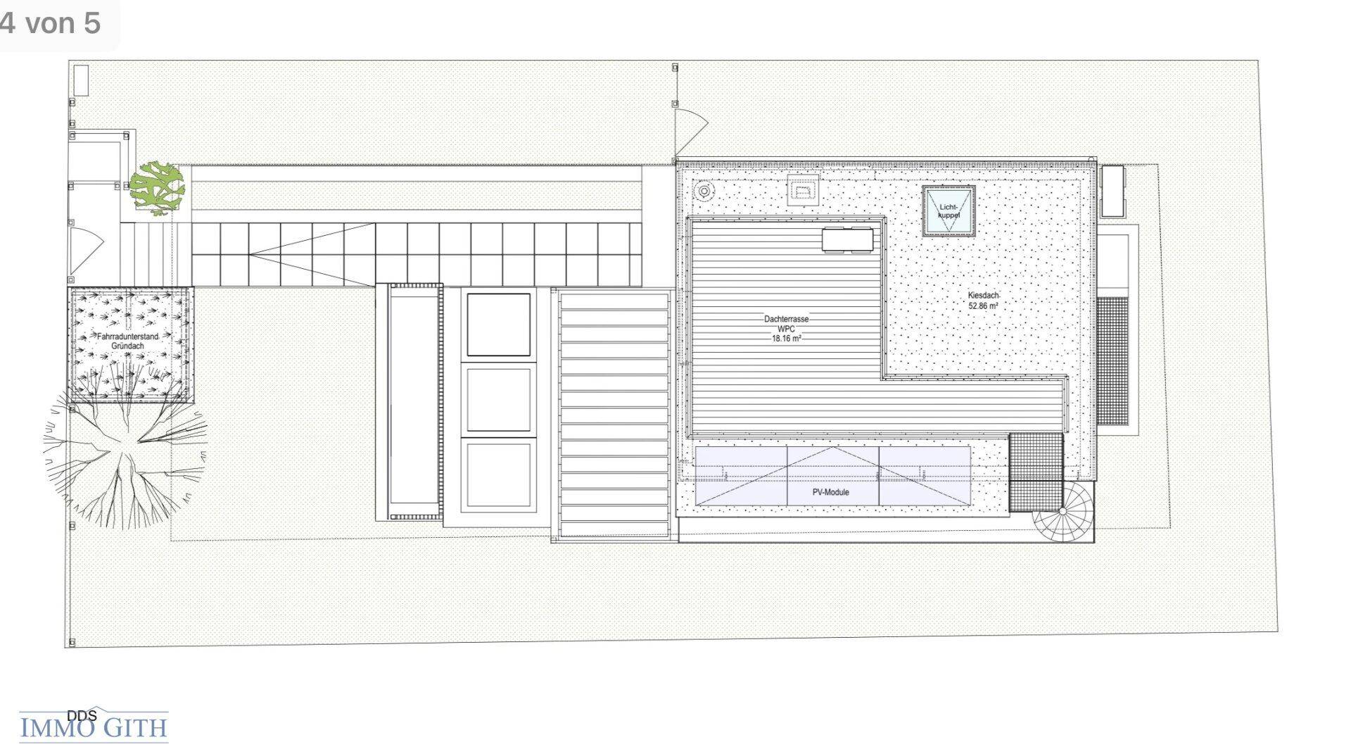 Grundriss der Dachterrasse mit großzügiger Fläche, Pool und Photovoltaik-Modulen.