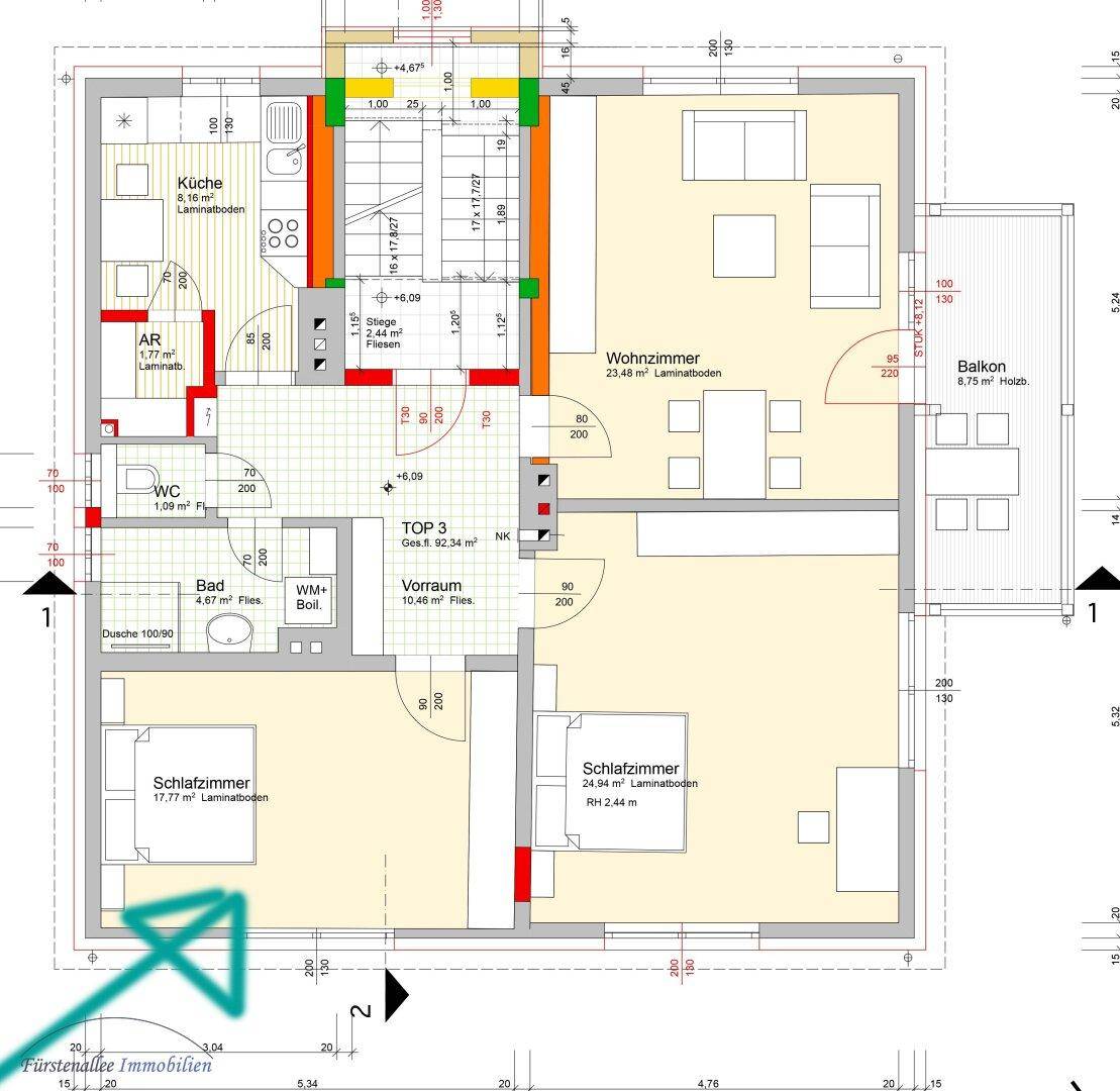 Detaillierter Grundriss einer Wohnung mit Wohnzimmer, zwei Schlafzimmern, Küche und Balkon.