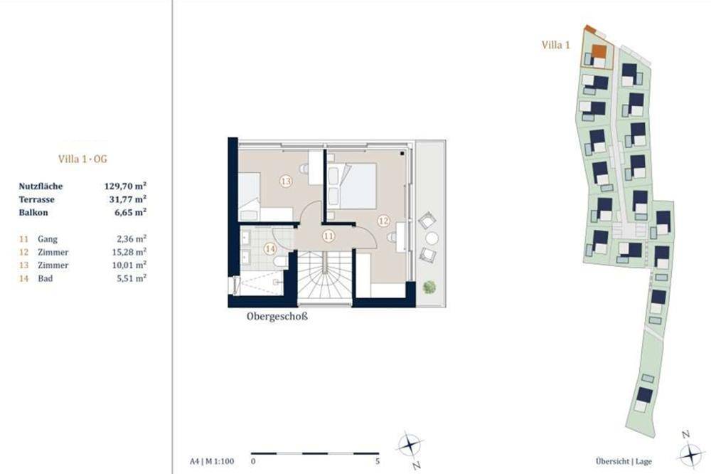 Grundriss des Obergeschosses einer Villa mit Schlafzimmern, Bad und Balkon, inklusive Lageübersicht.