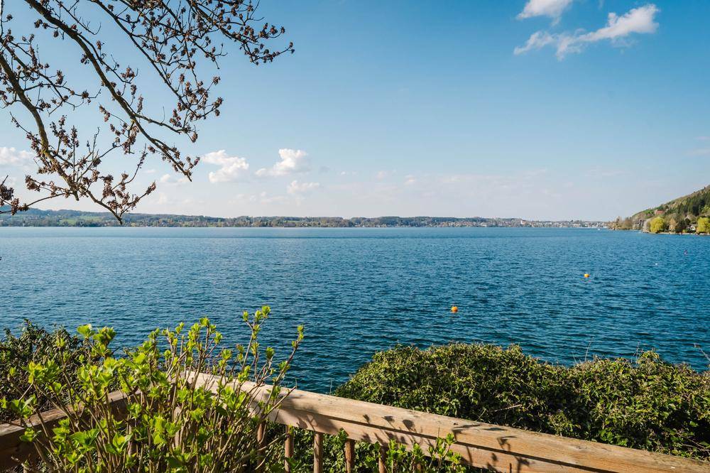 Der Beginn eines Sommermärchens!Seeresidenz auf eigener Halbinsel am Ostufer des Attersees - Ansicht 2